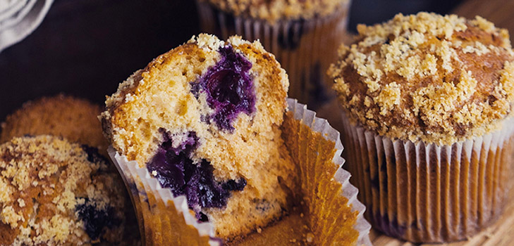 Ein einfaches Rezept: zarte Muffins für Liebhaber von Desserts