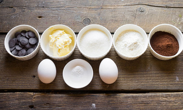Ein einfaches Rezept: festliche Schokoladenmuffins mit Ganash