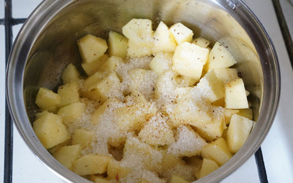 Rezept für exquisiten Apfel Charlotte mit Cookies Savoyardi