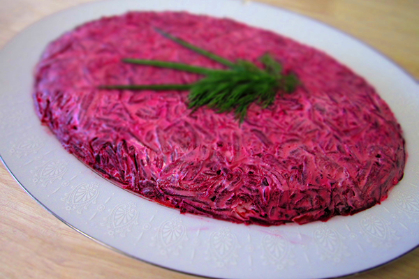Rezept für Hering unter dem Pelzmantel für neues Jahr zu Hause - Klassiker, Rolle, mit Apfel Schritt für Schritt