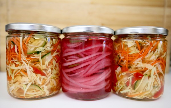 Rezepte aus Kohl für den Winter: leckere Salate, Barren ohne Essig, mit Aspirin, ohne Sterilisation