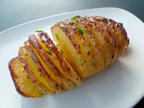Wie man köstliche gebackene Kartoffeln kocht