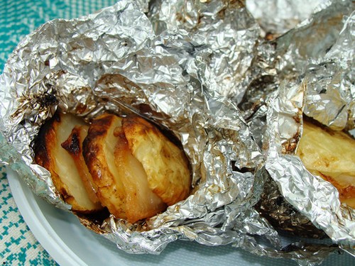 Wie man köstliche gebackene Kartoffeln kocht