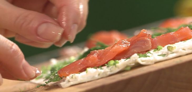 Köstlicher und schneller Snack - Lavash-Brötchen mit Fisch