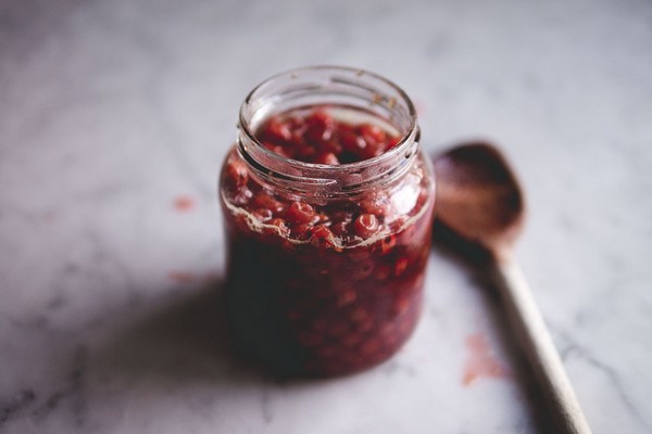 Rowan für den Winter: Rezepte für Knüppel aus der üblichen roten und schwarzen Aronia