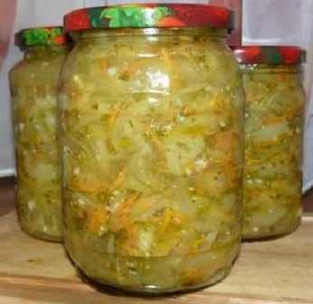 Kohlsalat für den Winter mit grünen Tomaten