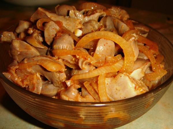 Salat aus Hühnchenmägen