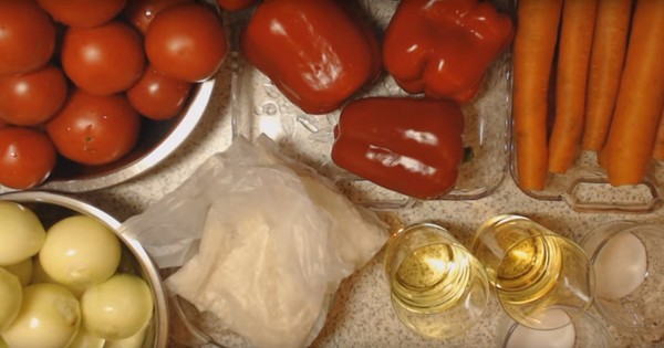 Salat mit Reis und Gemüse für den Winter. Rezepte für Salat für den Winter mit Reis und Tomaten, Zucchini, Karotten Salat mit Reis und Gemüse für den Winter. Rezepte für Salat für den Winter mit Reis und Tomaten, Zucchini, Karotten