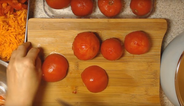 Salat mit Reis und Gemüse für den Winter. Rezepte für Salat für den Winter mit Reis und Tomaten, Zucchini, Karotten