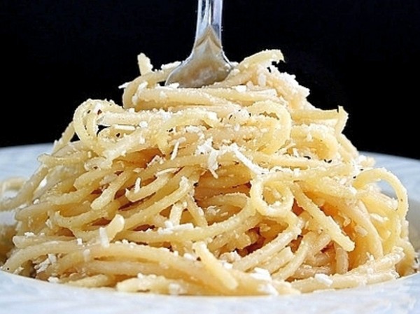 Spaghetti mit Käse