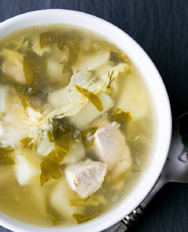 Grüne Suppe aus Sauerampfer