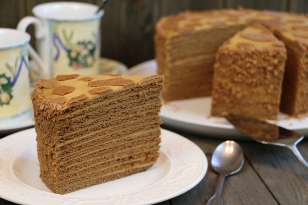 Kuchen in der Pfanne: Wir bereiten weiche Kekse nach den besten Rezepten zu