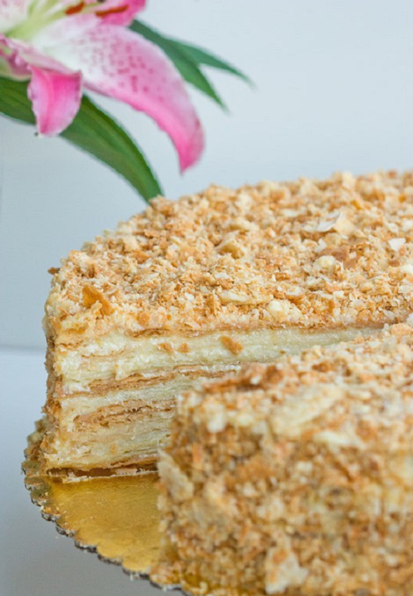 Kuchen "Napoleon", Rezepte mit einem Foto zu Hause: klassisch (sowjetisch), mit Vanillepudding, mit Kondensmilch, aus Blätterteig