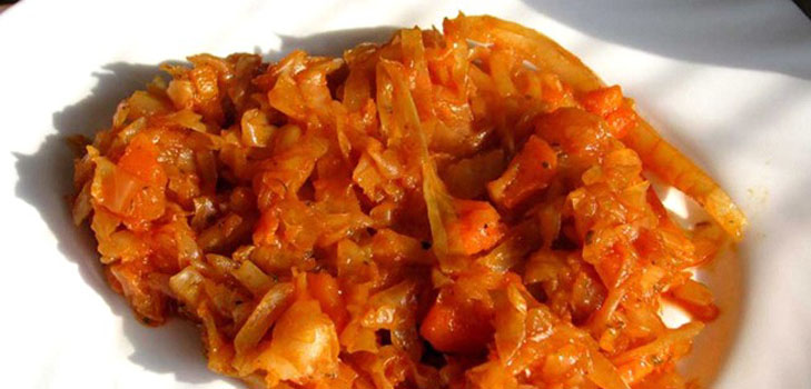 Gedünsteter Kohl mit Pilzen