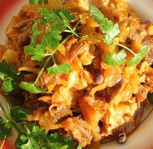 Gedünsteter Kohl mit Pilzen