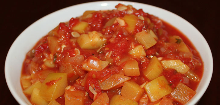 Schmackhafte gedämpfte Zucchini - Rezept