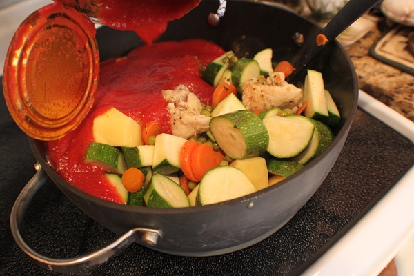 Schmackhafte gedämpfte Zucchini - Rezept