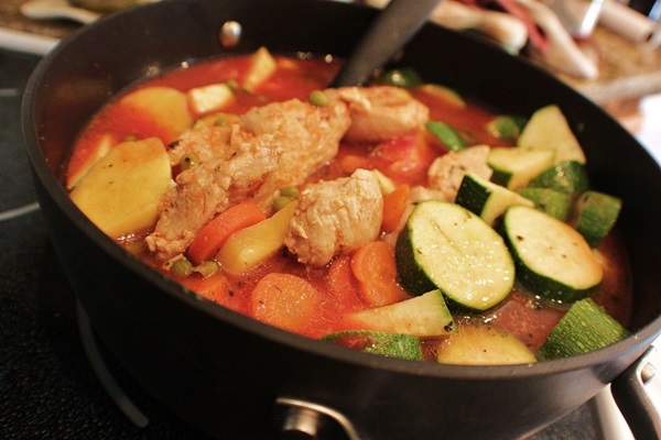 Schmackhafte gedämpfte Zucchini - Rezept