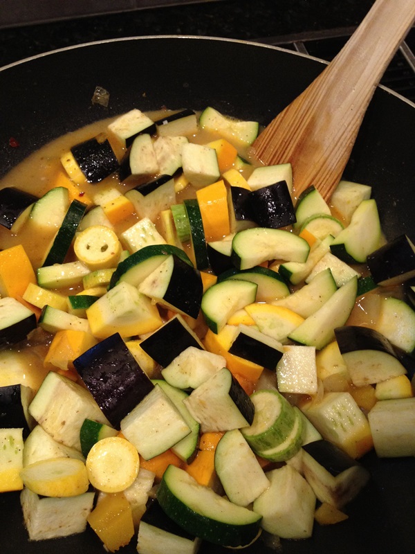 Schmackhafte gedämpfte Zucchini - Rezept