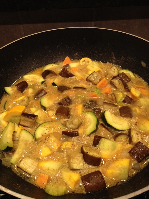 Schmackhafte gedämpfte Zucchini - Rezept