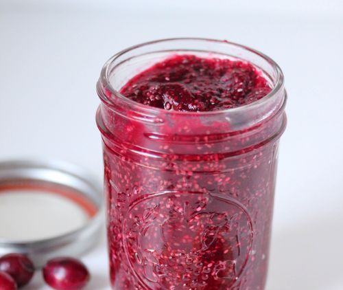Marmelade mit Preiselbeeren und Orangen