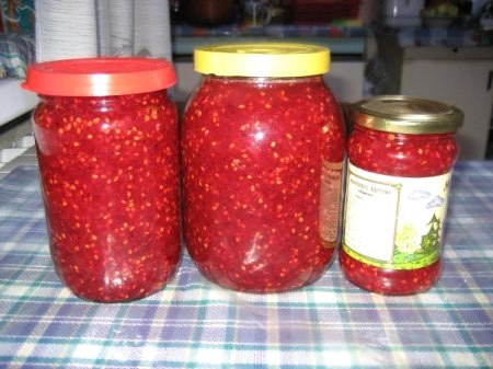 Marmelade in Gläsern