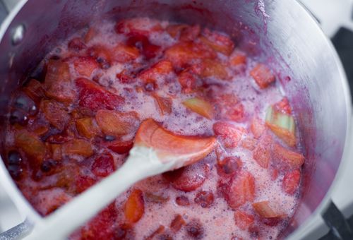 Marmelade mit Rhabarber-Erdbeeren