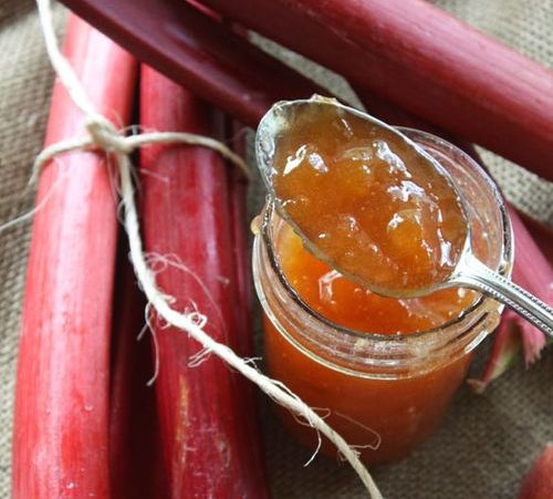Jam mit Rhabarber mit Banane