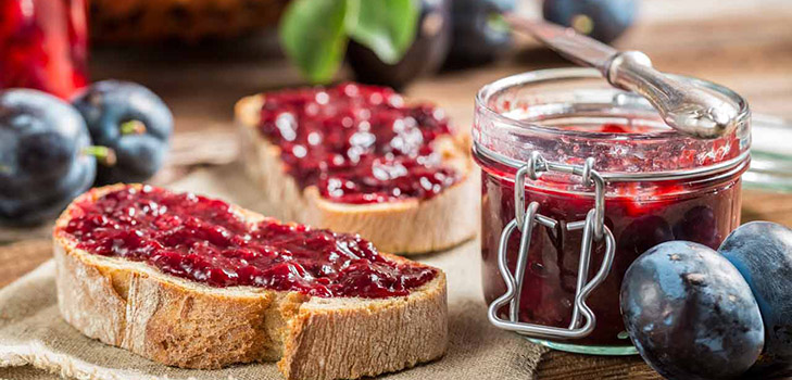 Wie man Marmelade aus einer Pflaume mit einem Stein bäckt und entkernt - einfache Rezepte