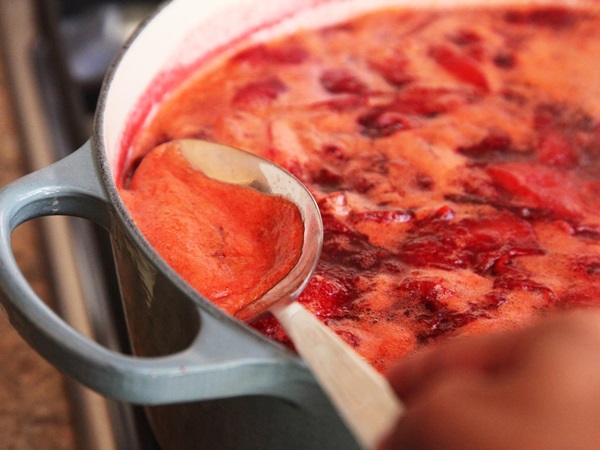 Wie man Marmelade aus einer Pflaume mit einem Stein bäckt und entkernt - einfache Rezepte