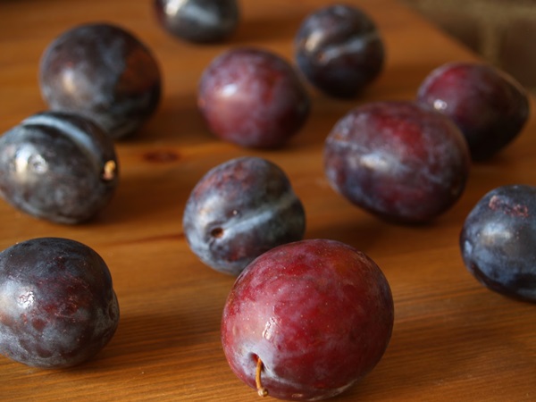 Wie man Marmelade aus einer Pflaume mit einem Stein bäckt und entkernt - einfache Rezepte