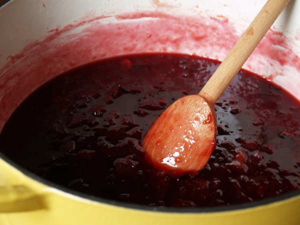 Wie man Marmelade aus einer Pflaume mit einem Stein bäckt und entkernt - einfache Rezepte