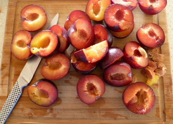 Wie man Marmelade aus einer Pflaume mit einem Stein bäckt und entkernt - einfache Rezepte