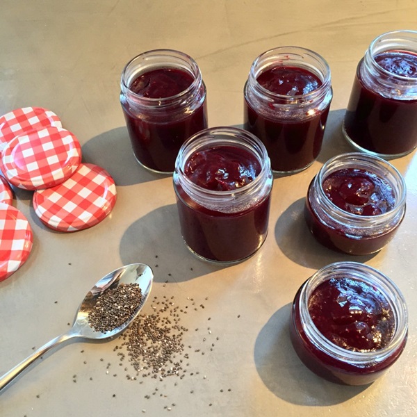 Wie man Marmelade aus einer Pflaume mit einem Stein bäckt und entkernt - einfache Rezepte