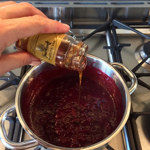 Wie man Marmelade aus einer Pflaume mit einem Stein bäckt und entkernt - einfache Rezepte