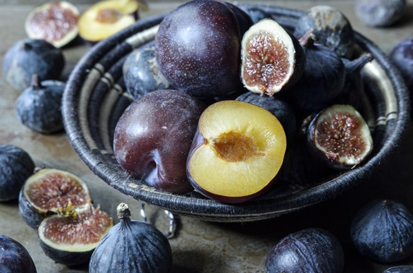 Wie man Marmelade aus einer Pflaume mit einem Stein bäckt und entkernt - einfache Rezepte
