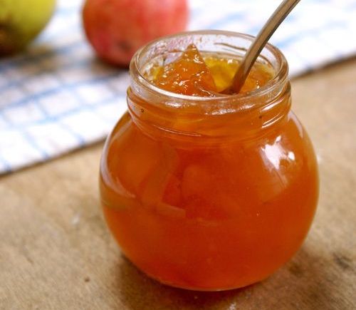 Ungewöhnliche Marmelade aus Äpfeln und Kondensmilch