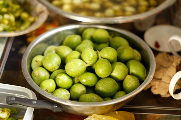 Marmelade aus Walnüssen