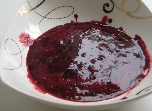 Wie man Marmelade aus Geißblatt zubereitet