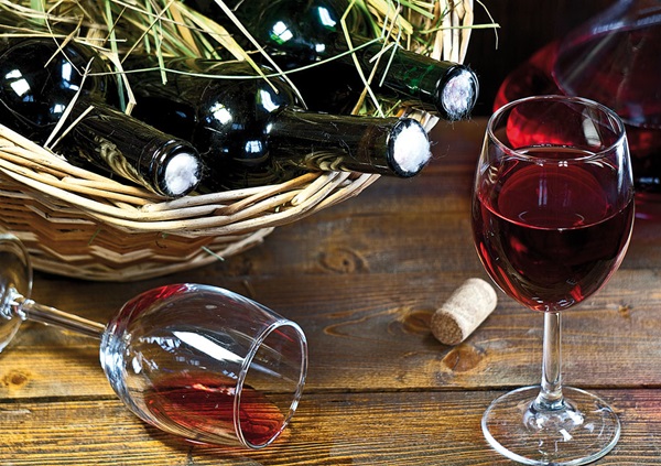 Hausgemachter Wein aus Aronia