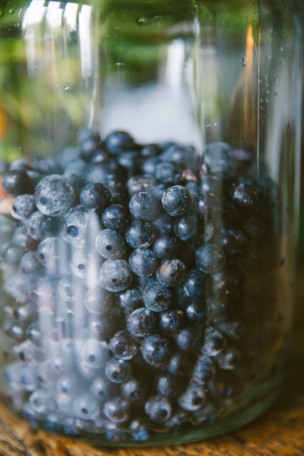 Hausgemachter Wein aus Aronia