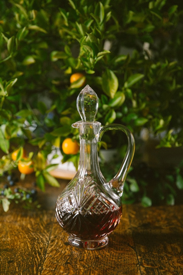 Hausgemachter Wein aus Aronia