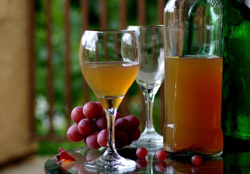 Wein aus Trauben zu Hause: Rezepte, Technik. Wie man hausgemachten Wein aus Trauben herstellt