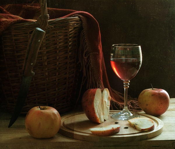 Hausgemachter Wein aus Äpfeln