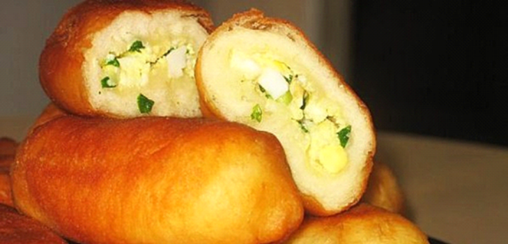 Pastetchen mit Zwiebeln und Ei