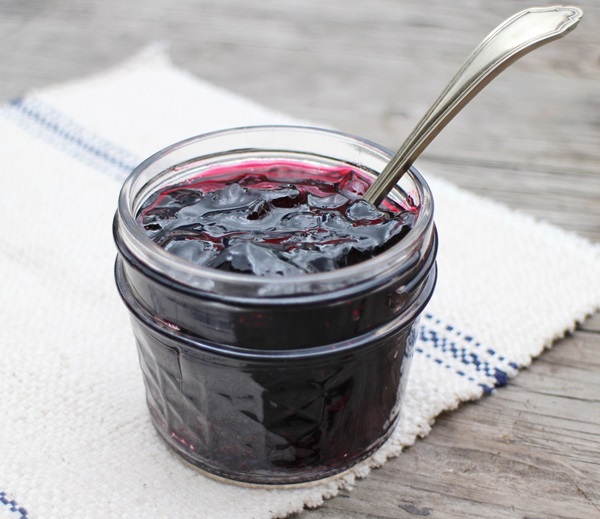 Köstliches Gelee von der schwarzen Johannisbeere - Rezepte