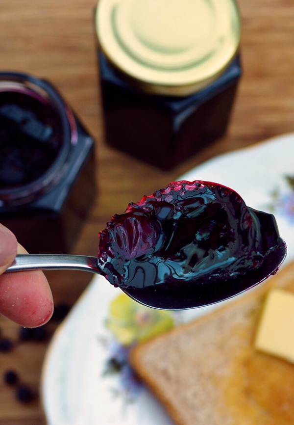 Köstliches Gelee von der schwarzen Johannisbeere - Rezepte