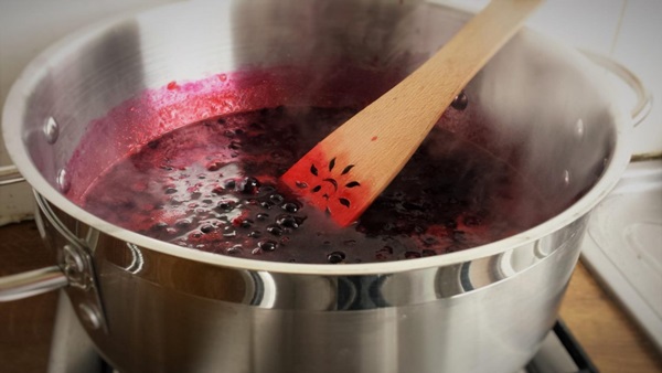 Köstliches Gelee von der schwarzen Johannisbeere - Rezepte