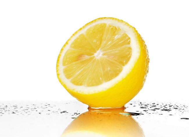 Ätherisches Zitronenöl