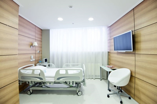 Wir suchen "unsere" Klinik für plastische Chirurgie